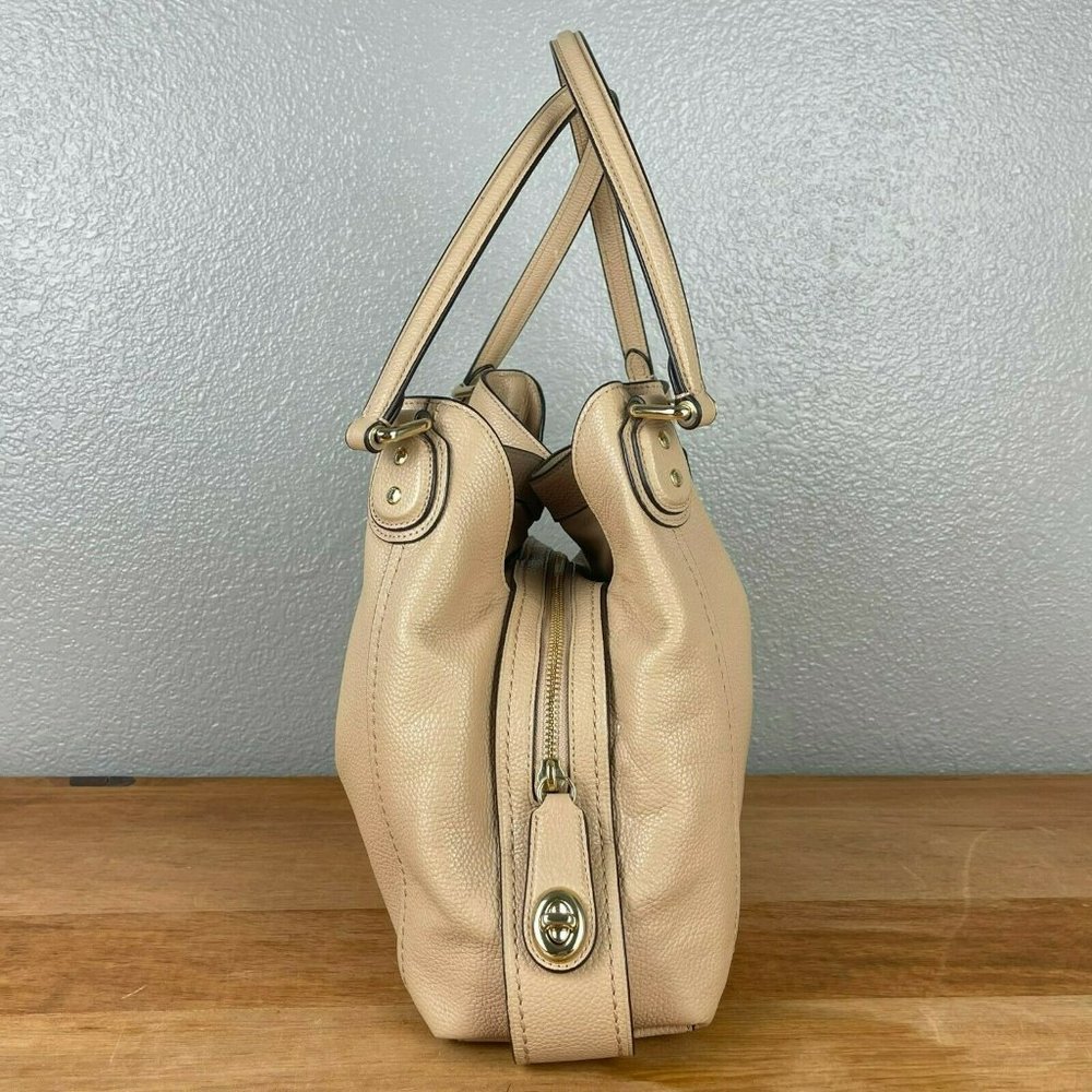 Coach Women's Edie 31 Pebble Shoulder Bag 31 Beige - Picture 3 of 12